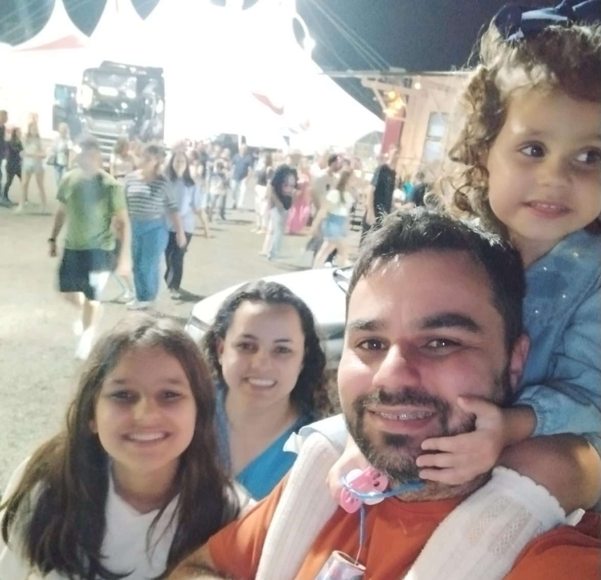 Família — Julia, Sérgio, Laura e Lívia